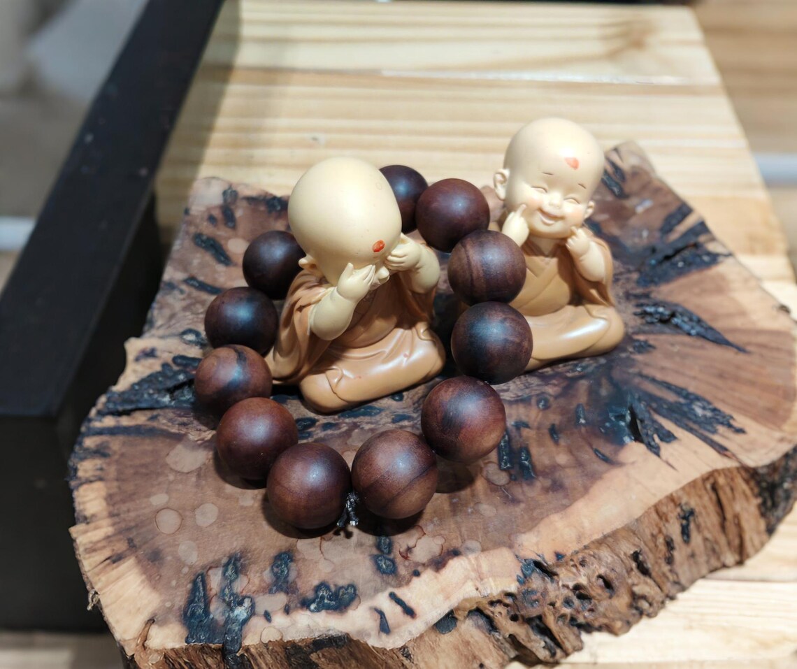 Handcrafted Lightning-Struck Jujube Wood Bracelet – Sacred Gift for Spiritual Protection & Home Blessing