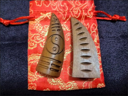 Handcrafted Taoist Divination Holy Cups - Ancient Lightning-Struck Jujube Wood Fortune Telling Tools - Spiritual Protection，Home Blessing