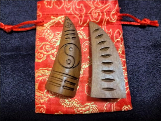 Handcrafted Taoist Divination Holy Cups - Ancient Lightning-Struck Jujube Wood Fortune Telling Tools - Spiritual Protection，Home Blessing
